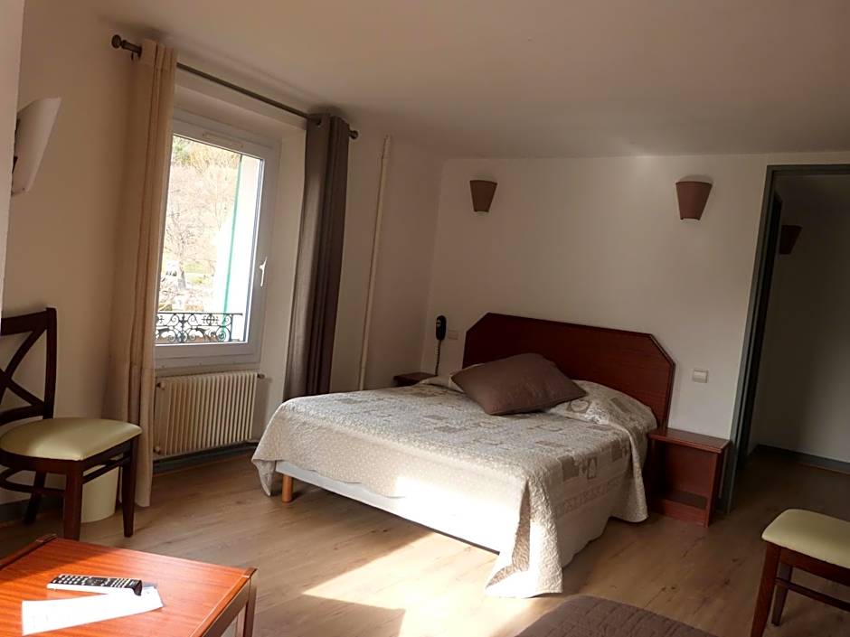 Hôtel Restaurant Le Lachens