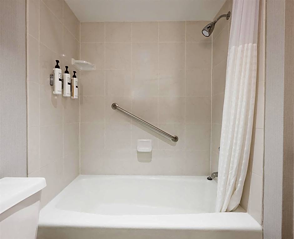 Embassy Suites by Hilton Minneapolis Bloomington Edina