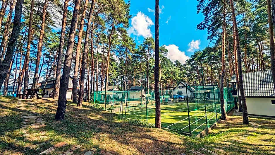 Complex Parc Pini Moinesti