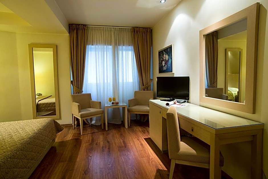 Davitel - Tobacco Hotel