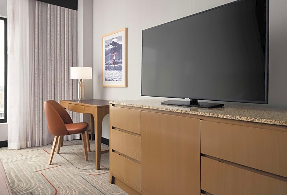 Hotel Zessa Santa Ana - a DoubleTree by Hilton