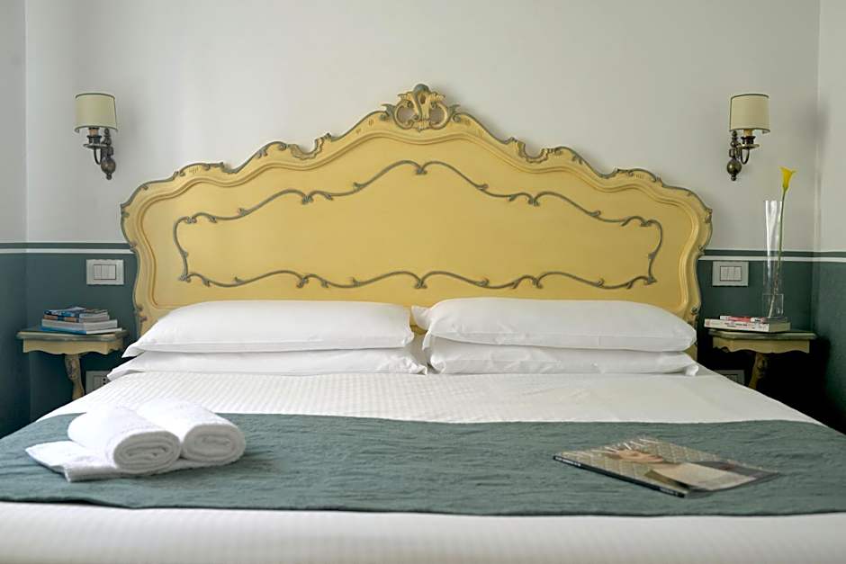Ca' San Trovaso - 6 Rooms