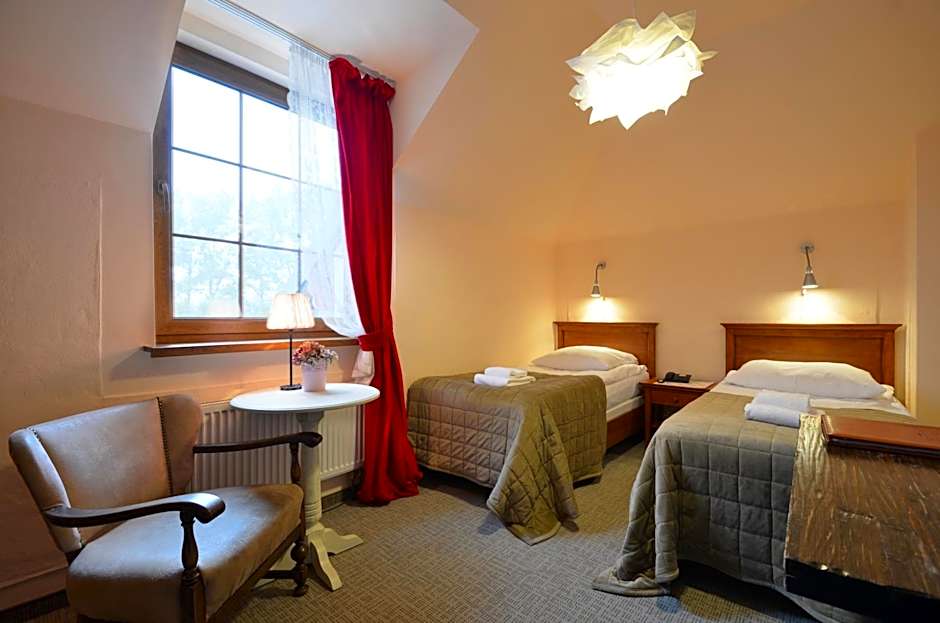 Hotel Dworek nad Regą