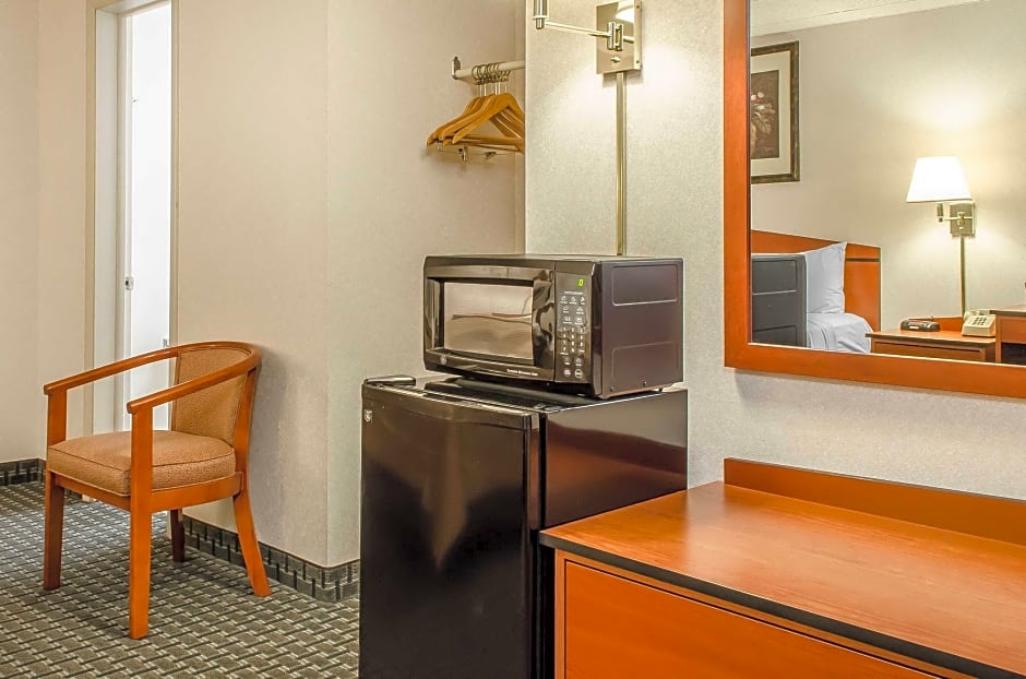 Rodeway Inn State College - near University