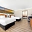 Days Inn & Suites by Wyndham Roseville/Detroit Area