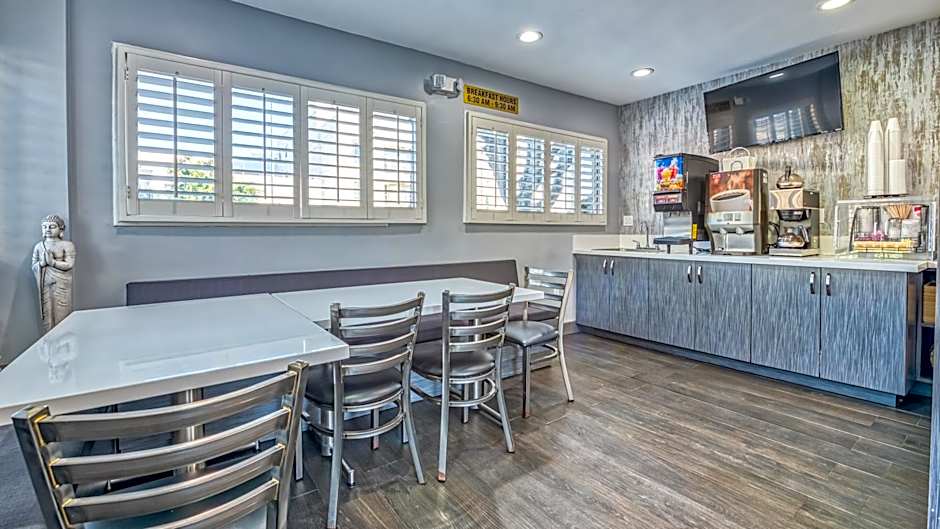 Hollywood City Inn