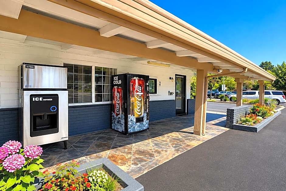 Muir Lodge Motel