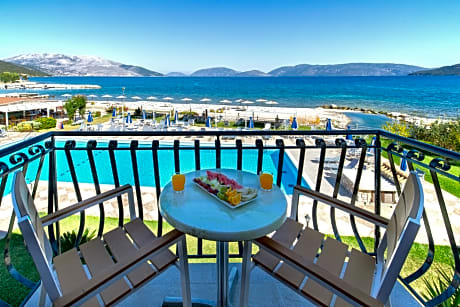 Double or Twin Room with Sea View