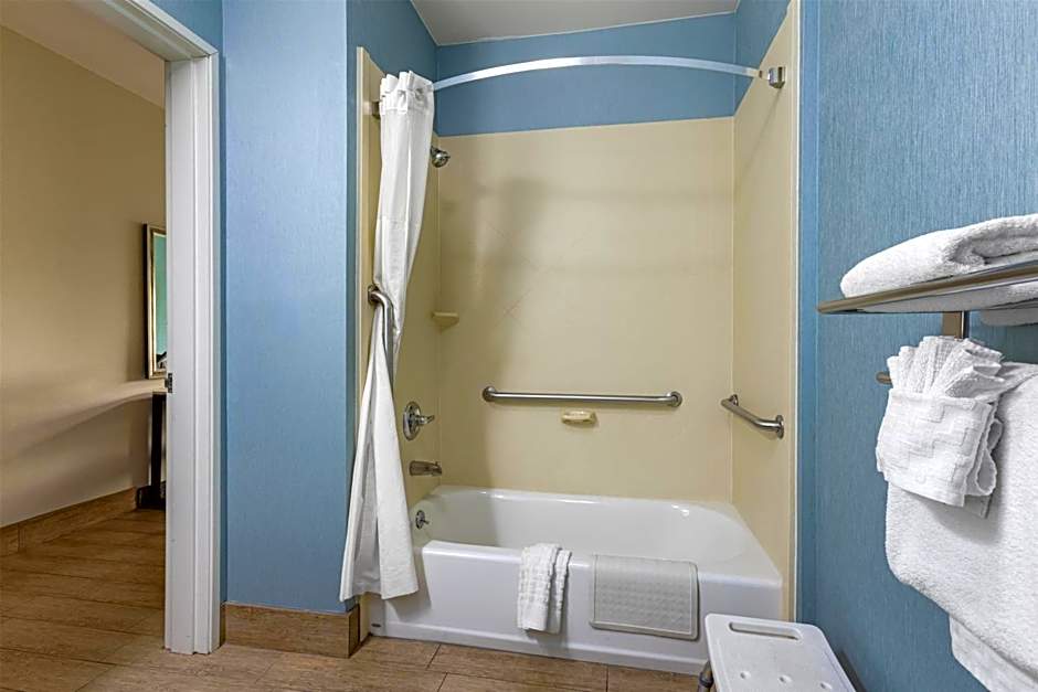 Best Western Plus Wasco Inn & Suites
