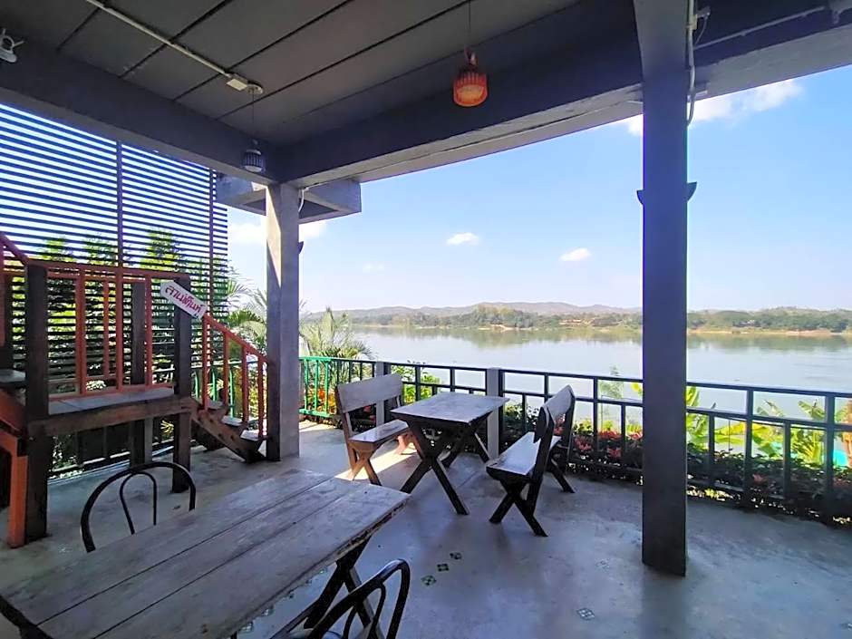 Tonkong Guesthouse & Restaurant