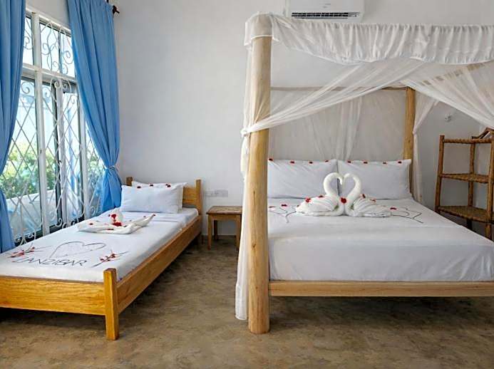 AROYA Boutique Hotel