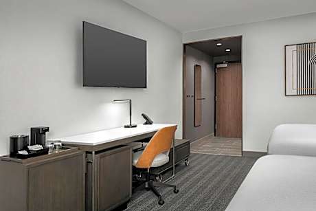 Standard Queen Room with Two Queen Beds - Hearing Accessible