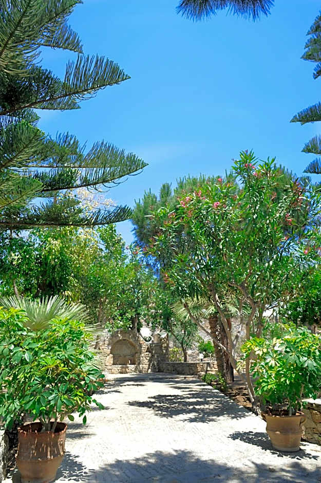 Kamari Hotel