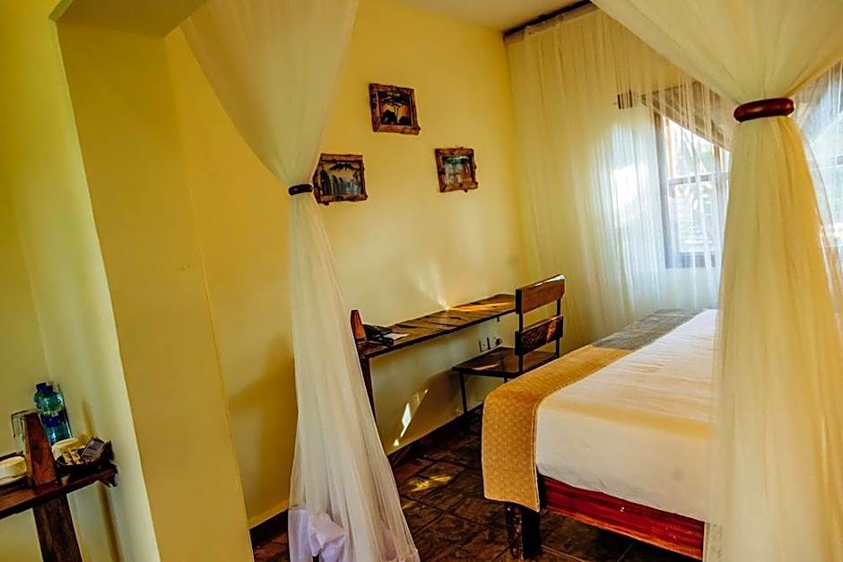Weruweru River Lodge
