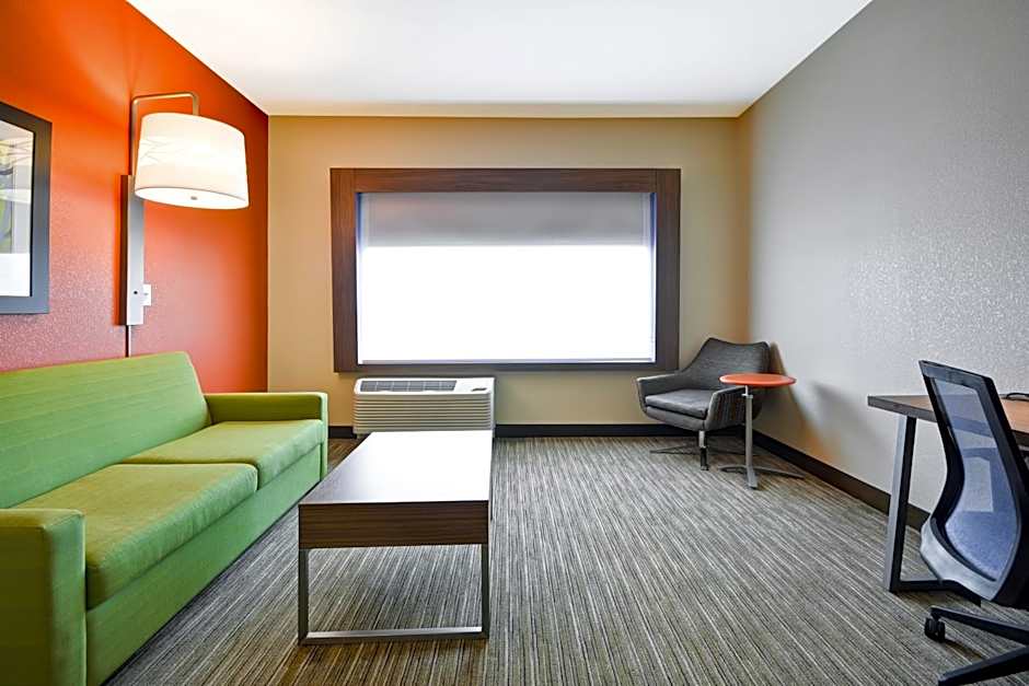 Photo 1 of 6 of Standard 1 King Bed with Sofabed