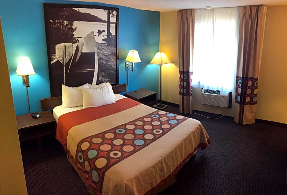 Super 8 by Wyndham Rochester Mayo Clinic Area