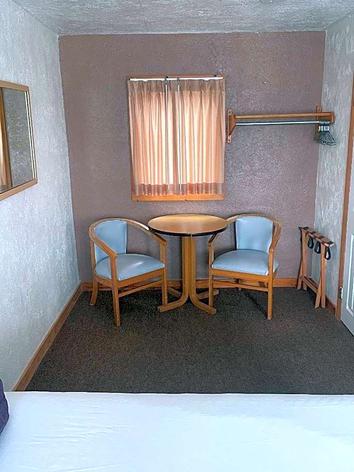 Pink Champagne Motel