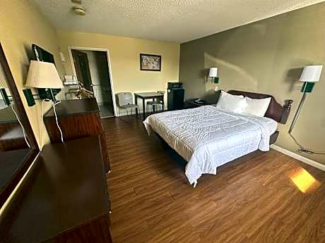King Room - Disability Access/Non Smoking/Ground floor