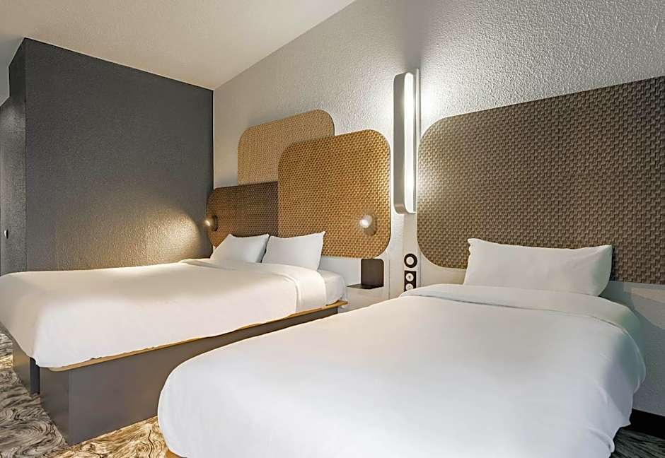 B&B HOTEL Valenciennes Sud