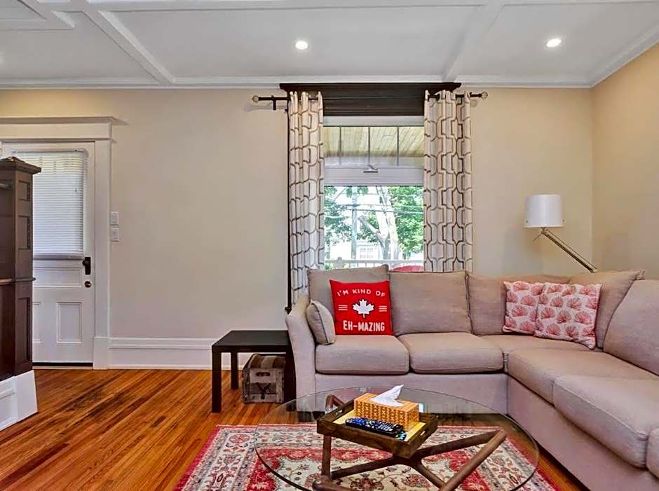 Wind & Waves - Wellington waterfront with Satellite TV & fire pit