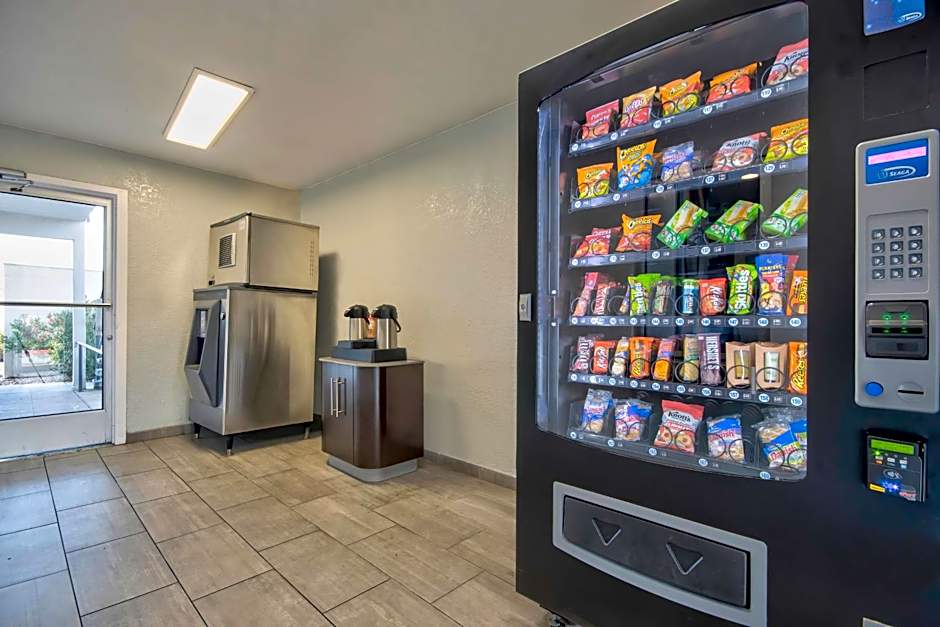 Studio 6 Albuquerque NM Midtown