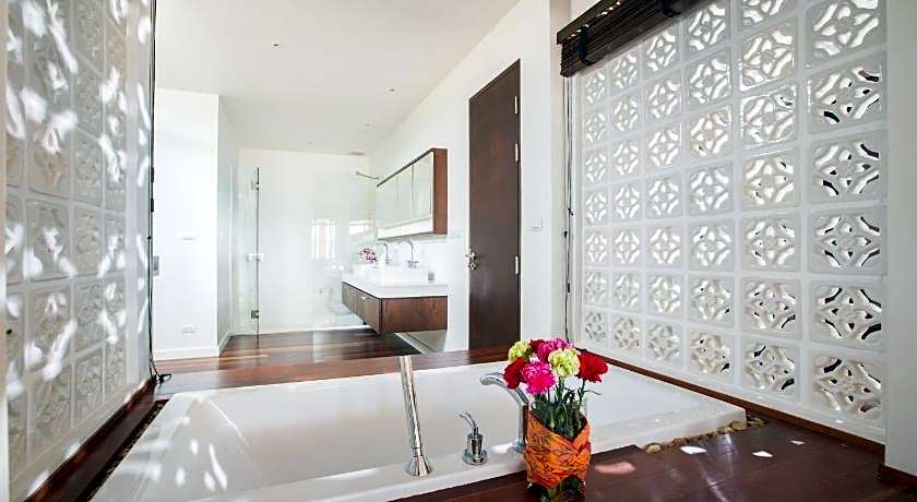 Amatapura Beach Villa 1, SHA Certified