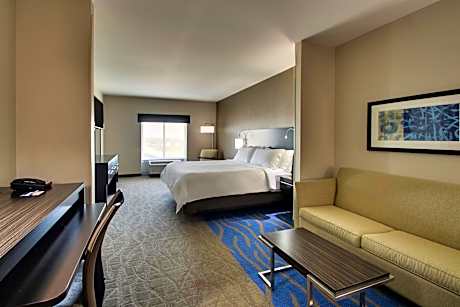 King Suite - Non-Smoking
