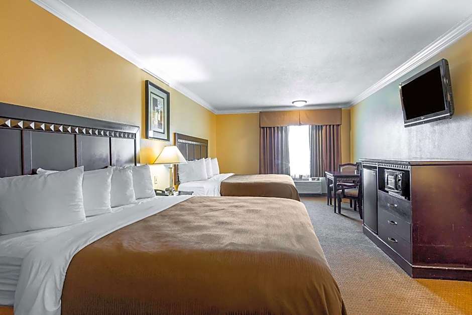 Quality Inn & Suites Bell Gardens-Los Angeles