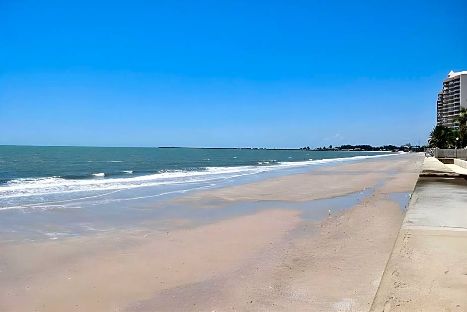 Baan Talay Samran Villa