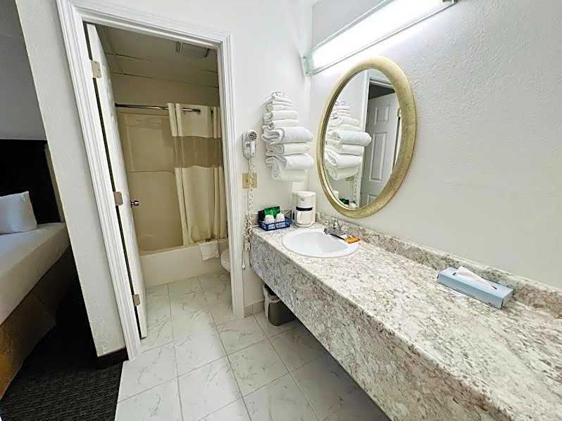 Celebrity Inn