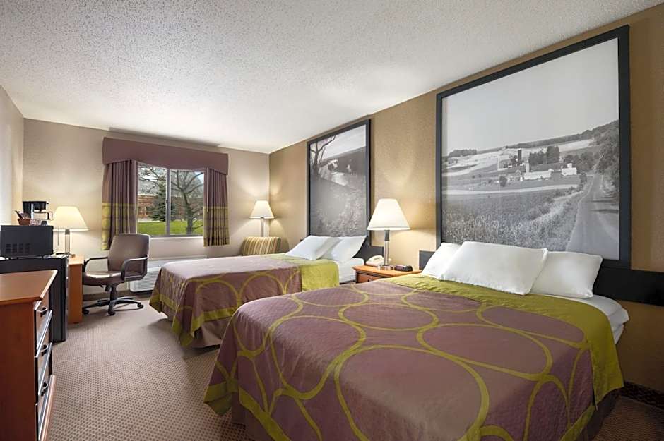 Super 8 by Wyndham Green Bay I-43 Bus. Park