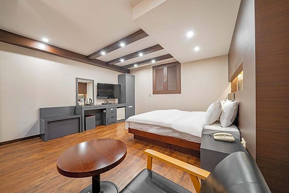 incheon Airport Hotel June