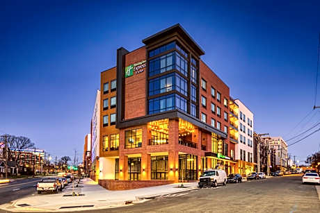 Holiday Inn Express And Suites Charlotte - South End By IHG