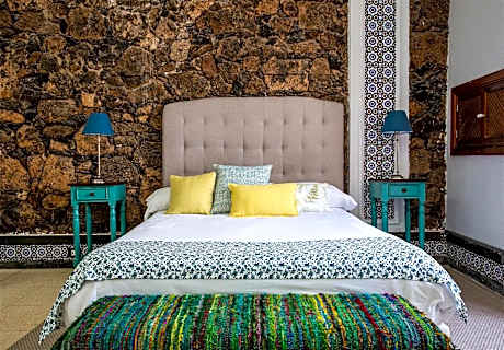 El Charco Suites