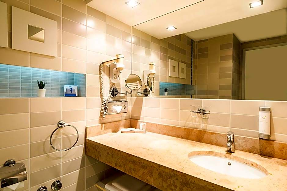 Atrium Fashion Hotel