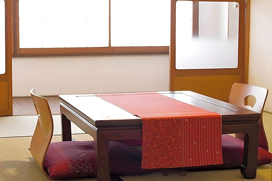 Kawaguchiko Station Inn