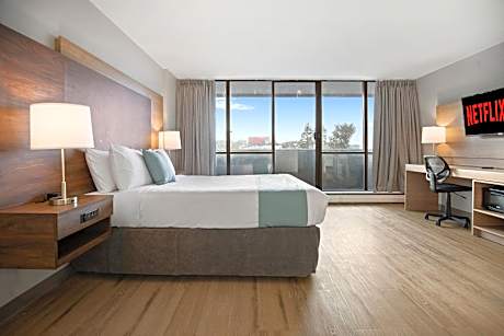 King Room, Partial Ocean View