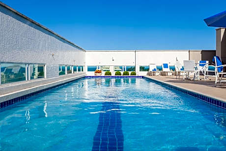 Ramada by Wyndham Macae Hotel & Suites