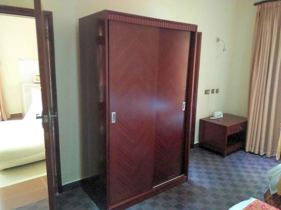 Falcon Heights Hotel