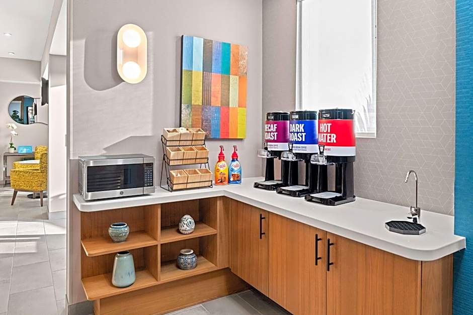 Hampton Inn by Hilton Costa Mesa Newport Beach