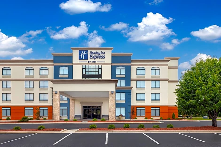 Holiday Inn Express Fayetteville-Fort Bragg
