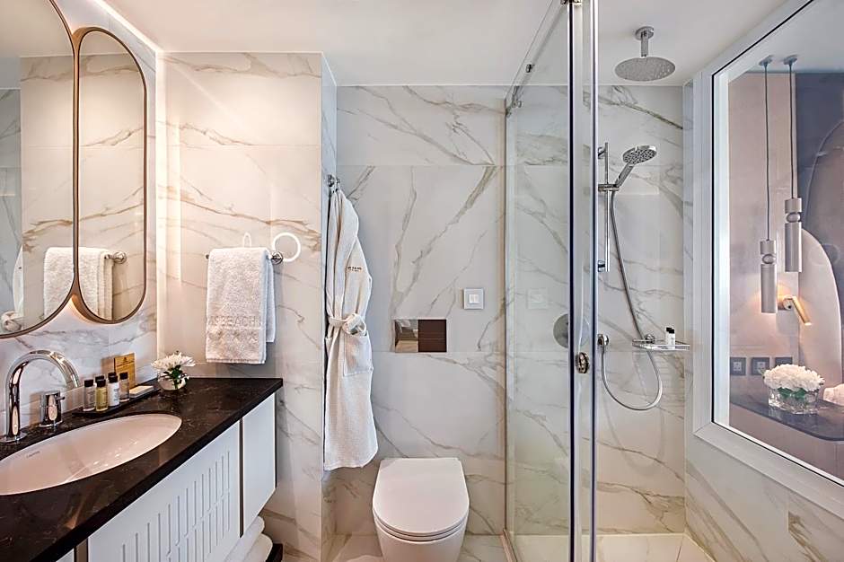 Adams Beach Hotel & Spa