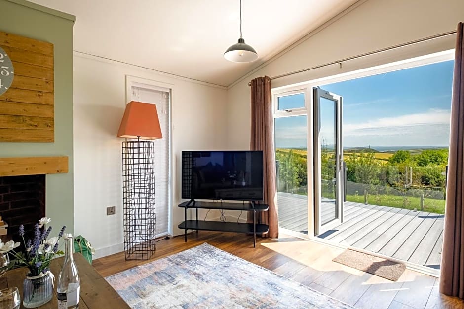 Edge of Padstow, 2 bedroom luxury lodge