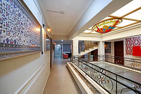 URLA PERA HOTEL