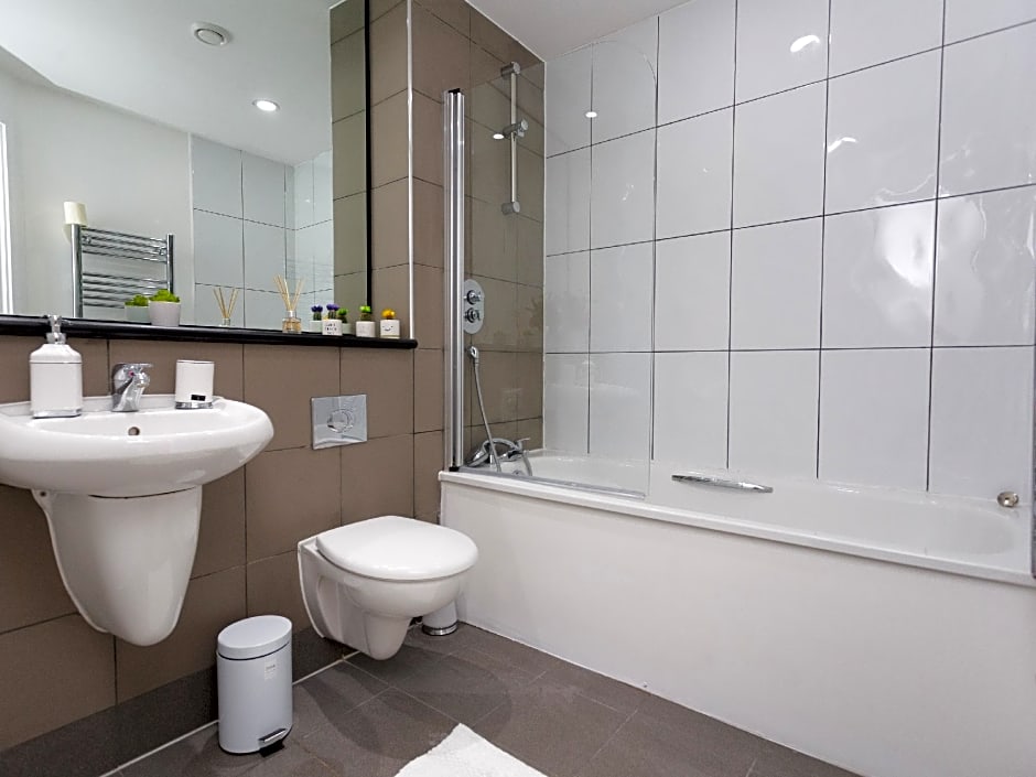 Live in Leeds Sky Penthouse