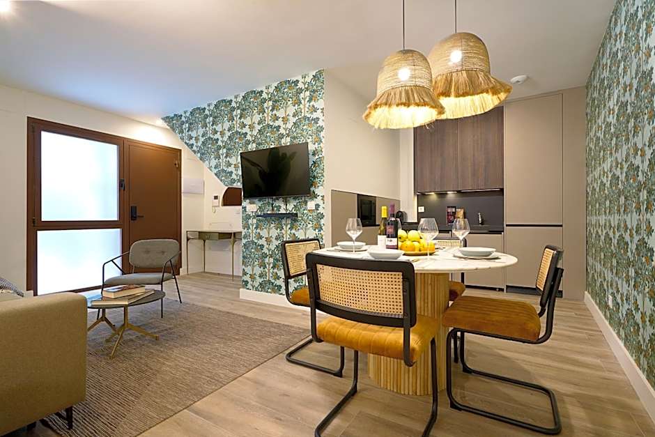 Casa Pizarro, by Homing U