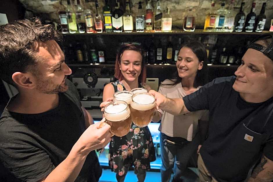 Charles Bridge Hostel & Apartments