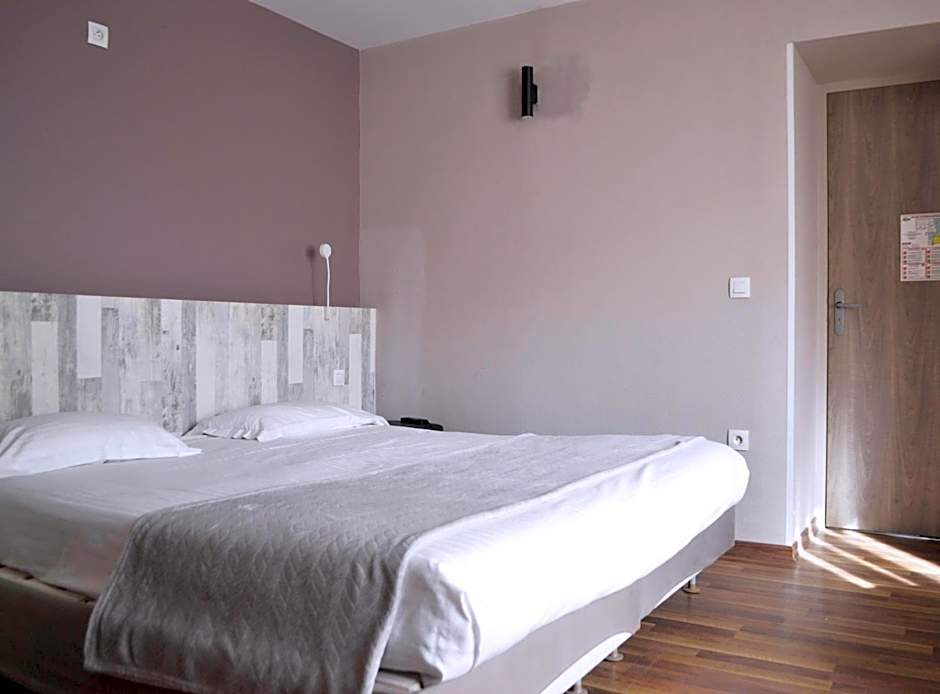 Brit Hotel Le Surcouf