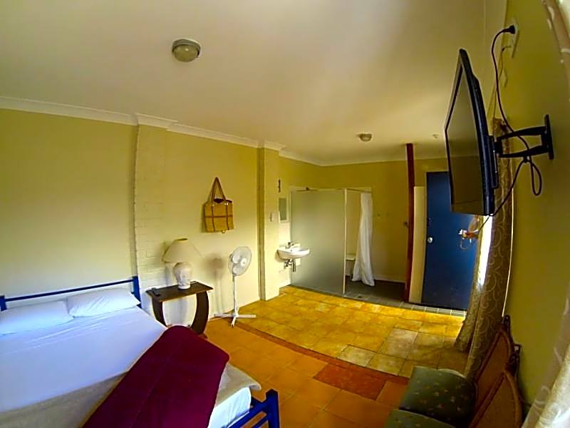 Budds In Surfers Backpackers