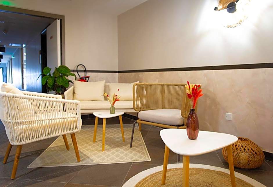 Zenitude Hotel la Valadiere, an Ascend Collection Hotel